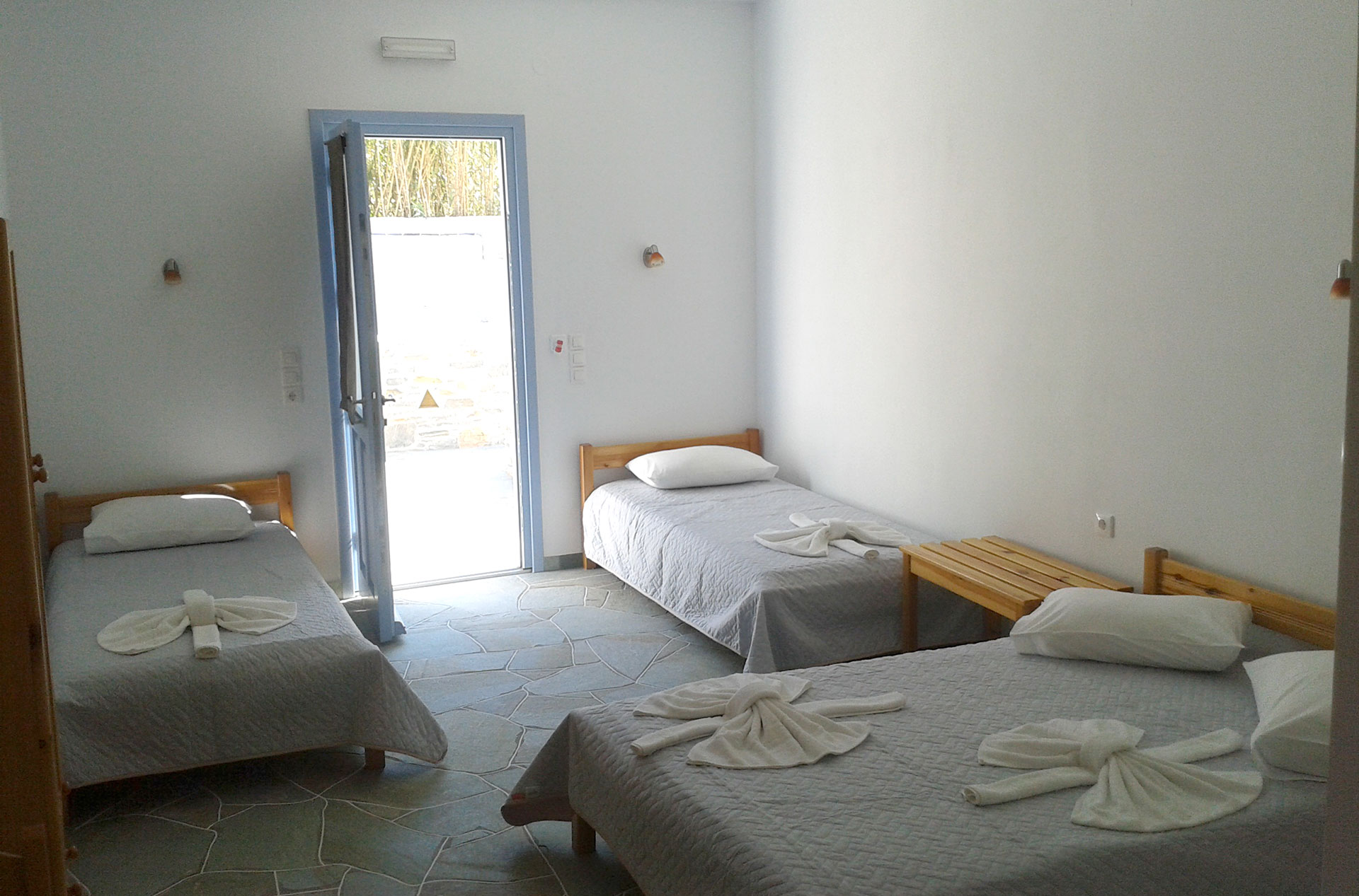 Studios for 4 people in Sifnos