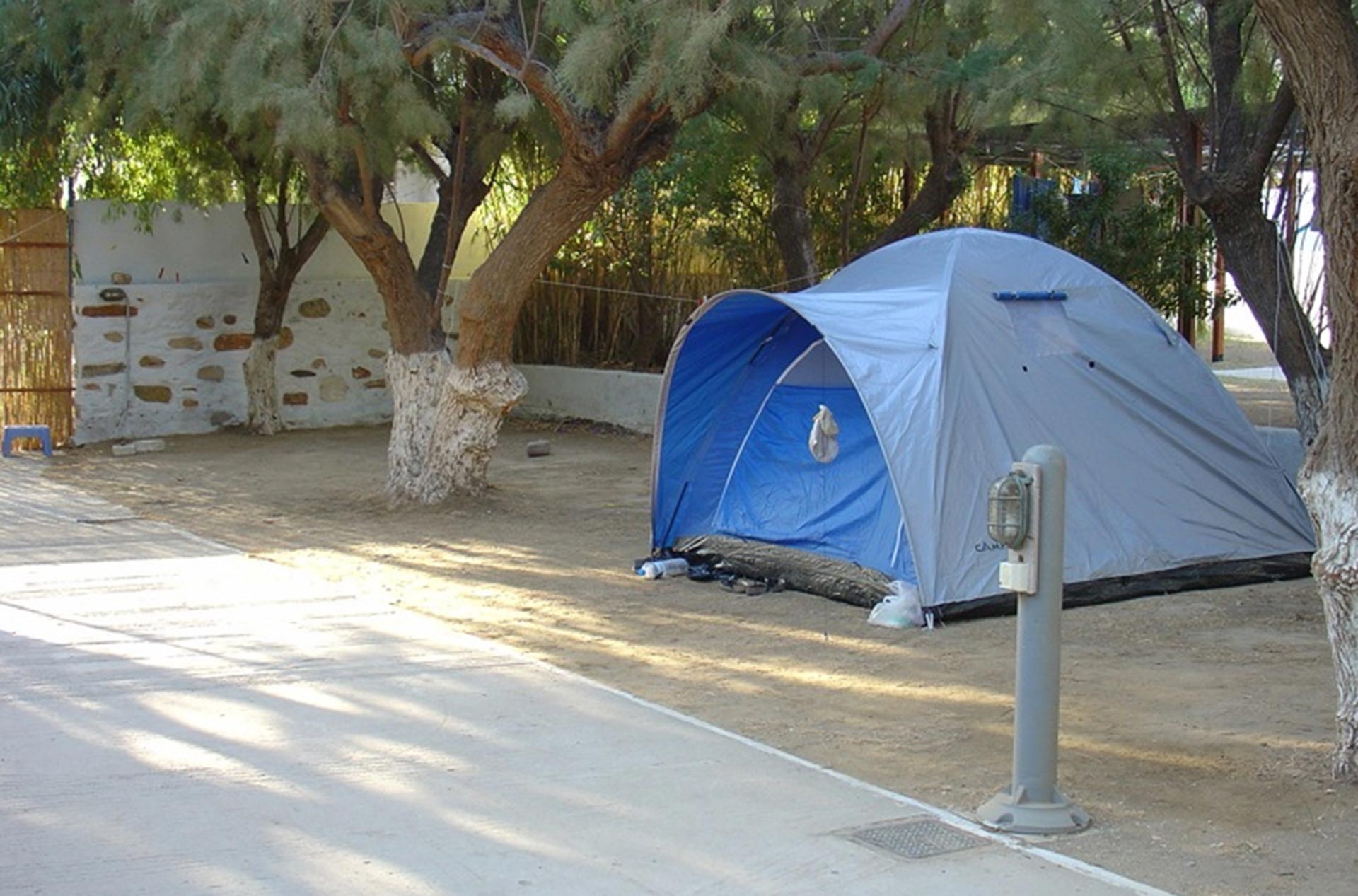 Camping organisé à Kamares de Sifnos